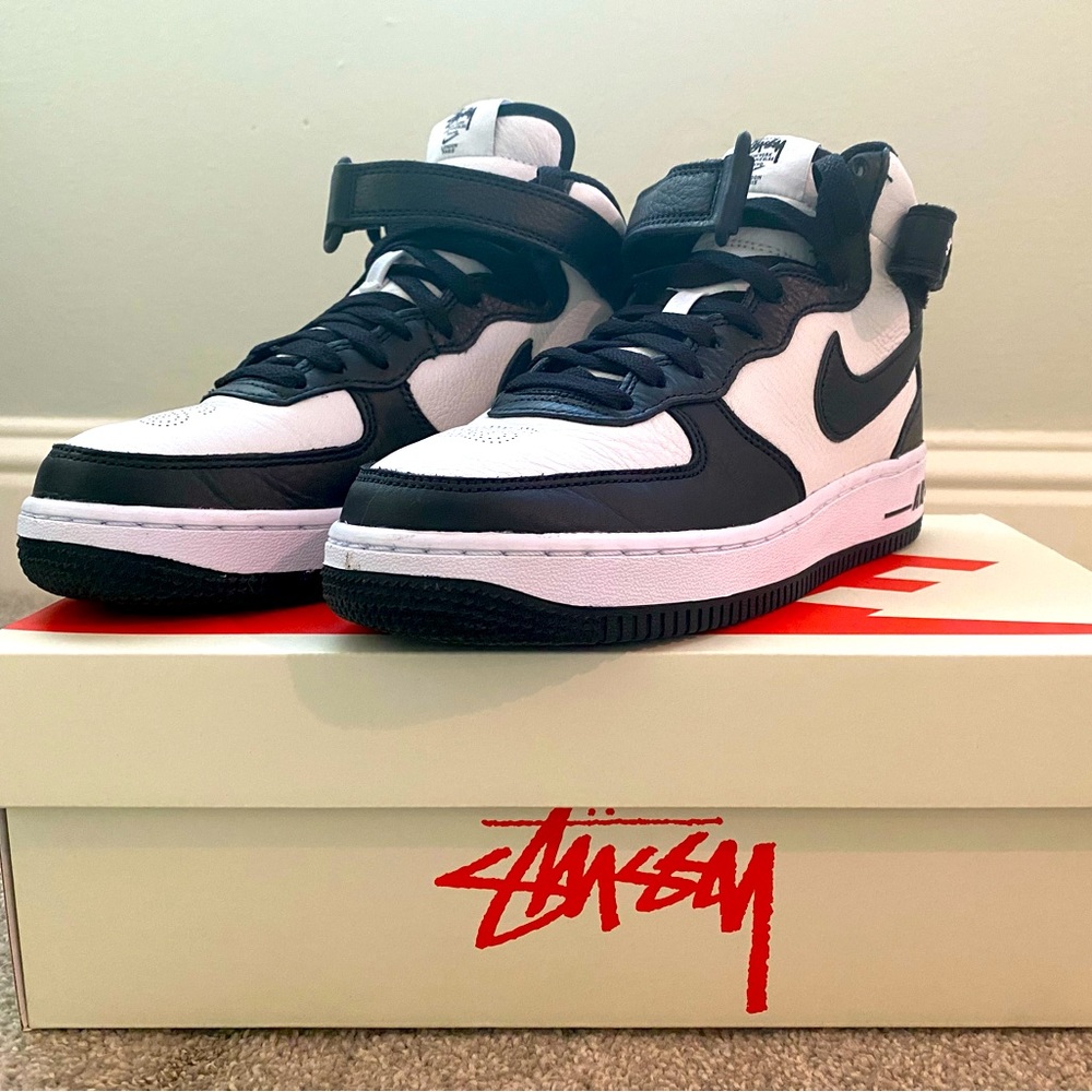 Brand new, never worn - Womens Nike Stussy Mids. Size 6.5 womens/ size 5 mens.